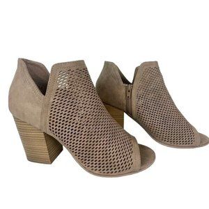 Coconuts by Matisse Sz 10M Cutout Peep Toe Block Heels